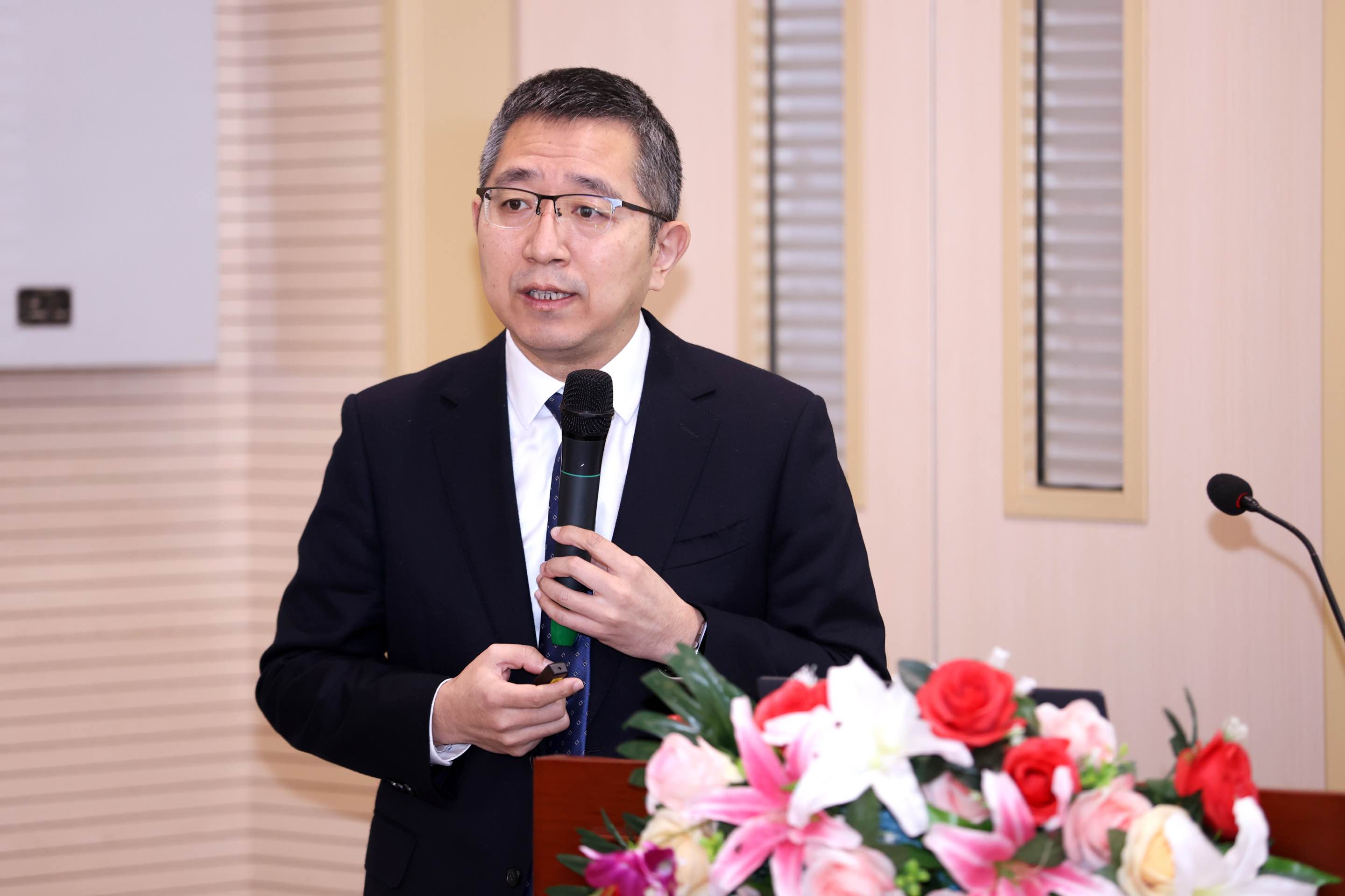 久久久www成人免费无遮挡大片