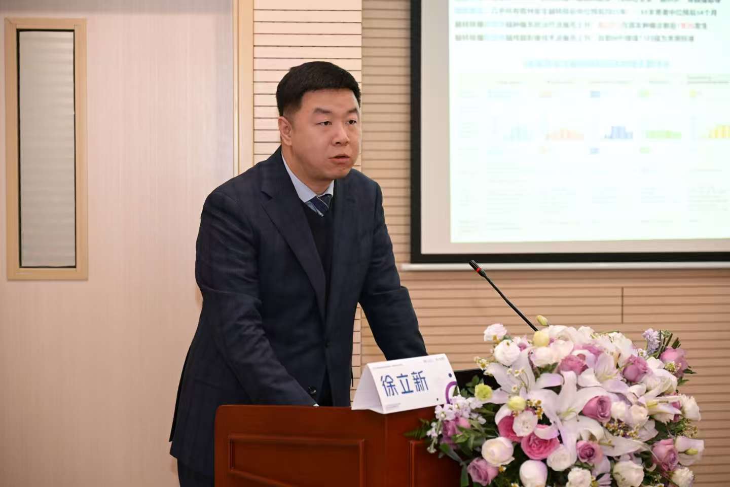 久久久www成人免费无遮挡大片