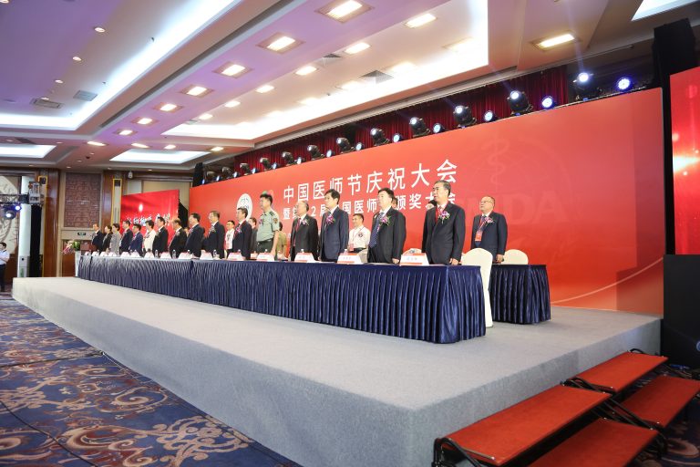 久久久www成人免费无遮挡大片